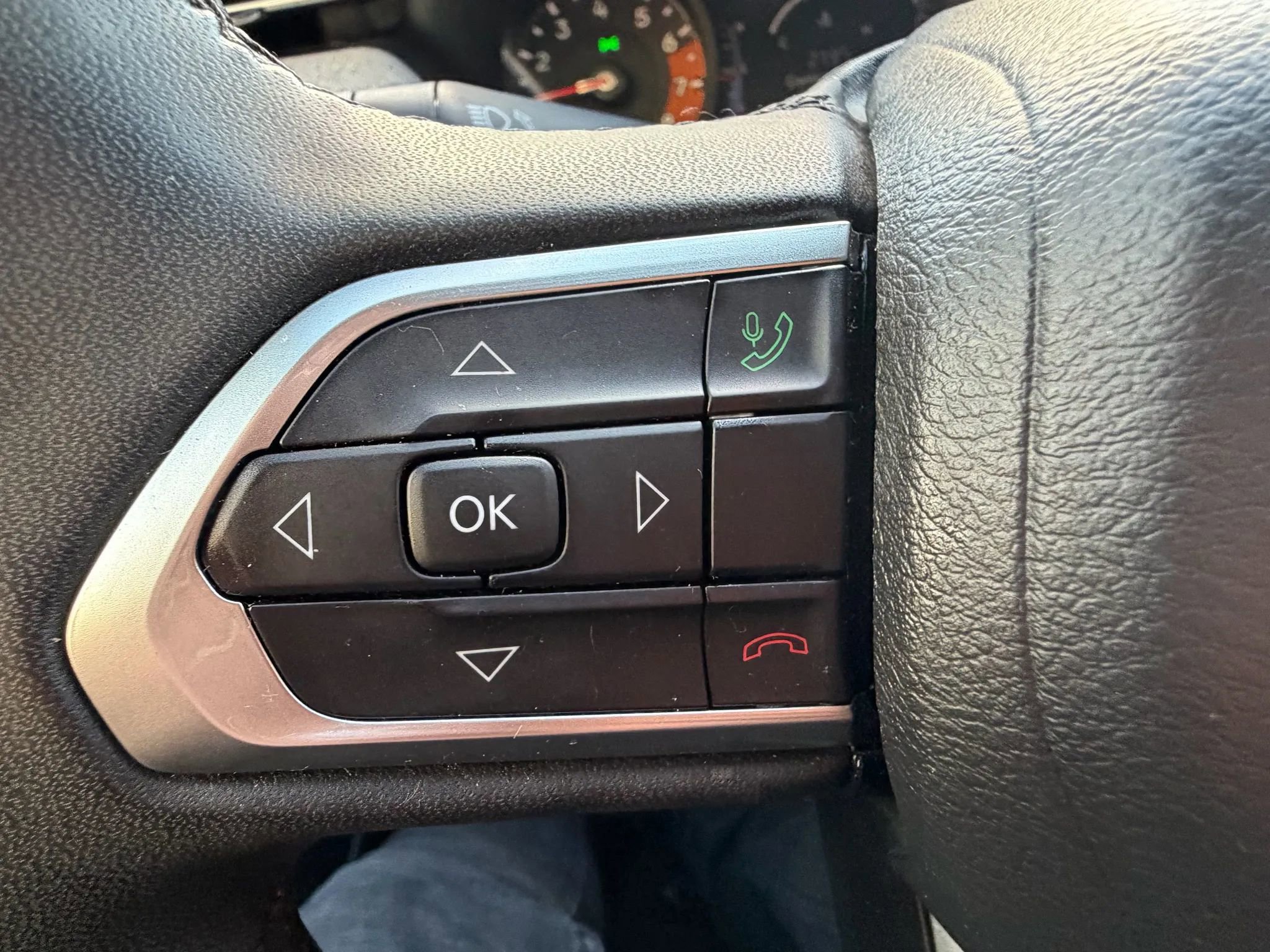 Used 2023 Jeep Compass Latitude image 11