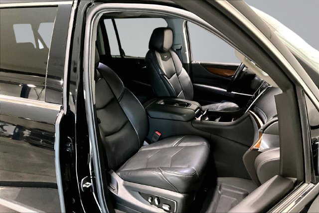 Used 2019 Cadillac Escalade ESV Luxury AWD/4WD image 29