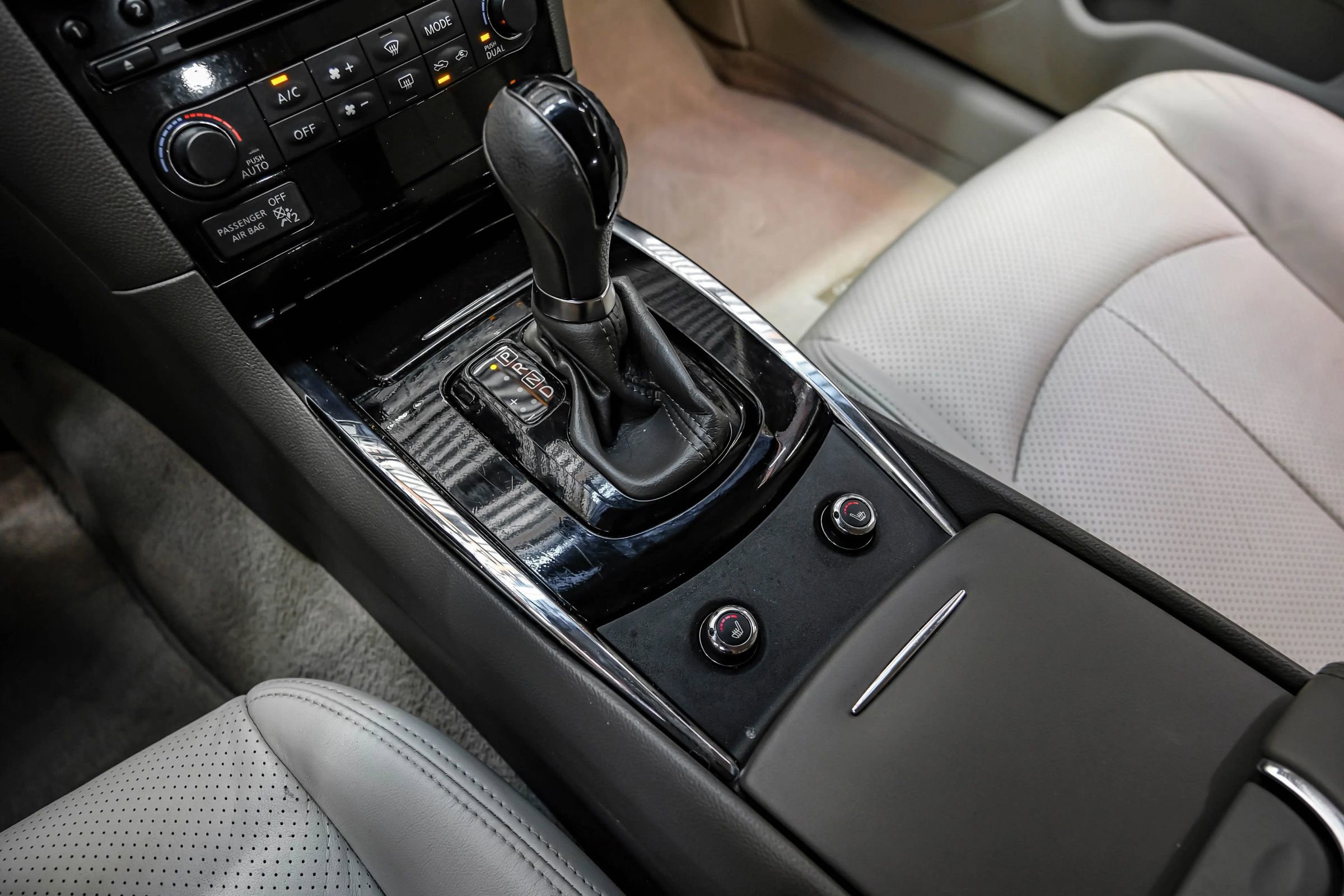 Used 2015 INFINITI Q40 image 27