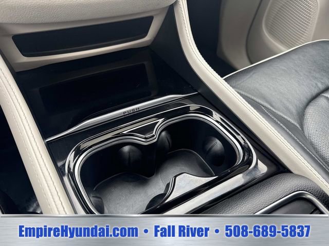 Used 2023 Chrysler Pacifica Limited FWD image 26