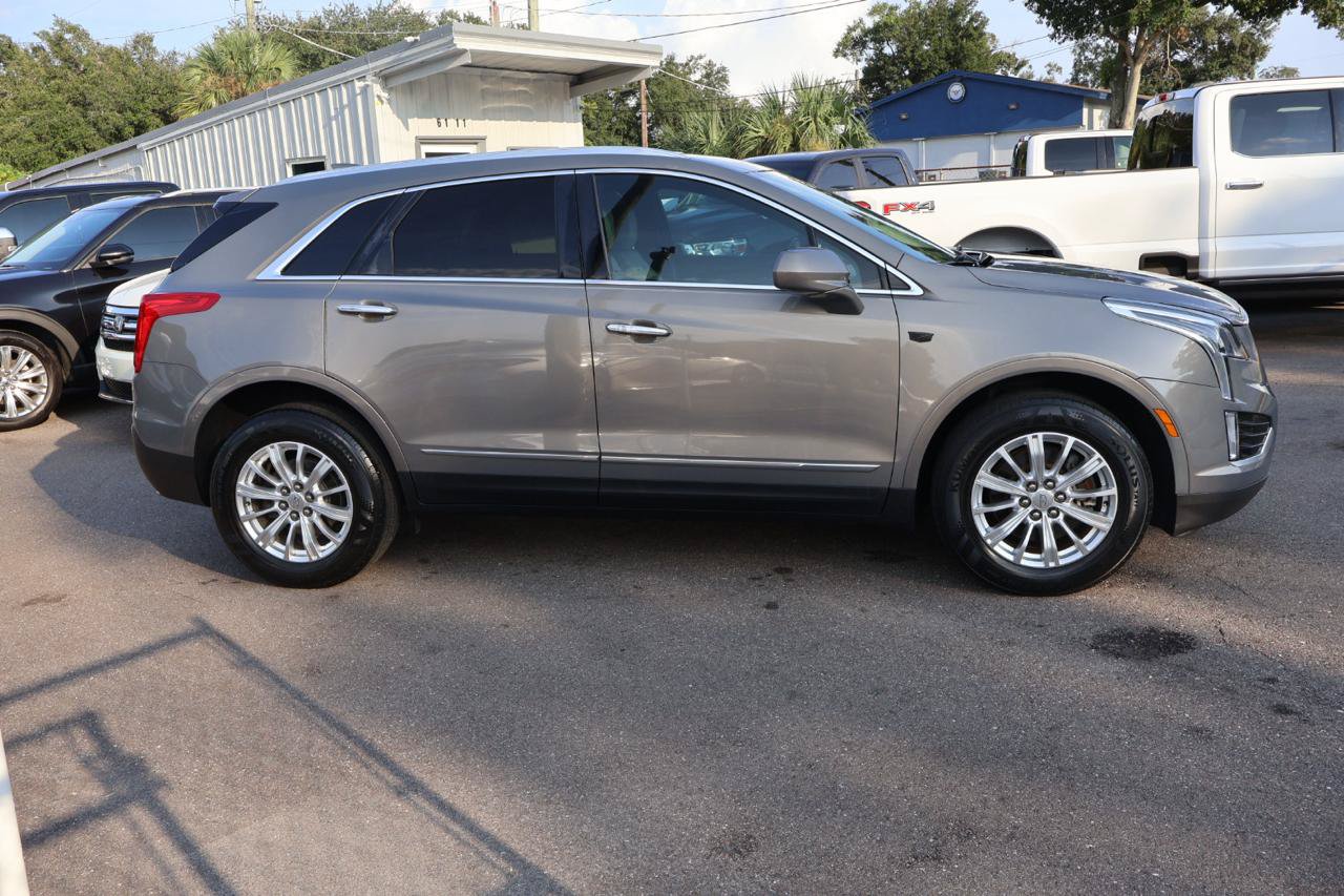 Used 2017 Cadillac XT5 FWD image 4