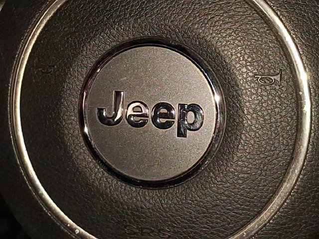 Used 2017 Jeep Wrangler Sahara AWD/4WD image 13