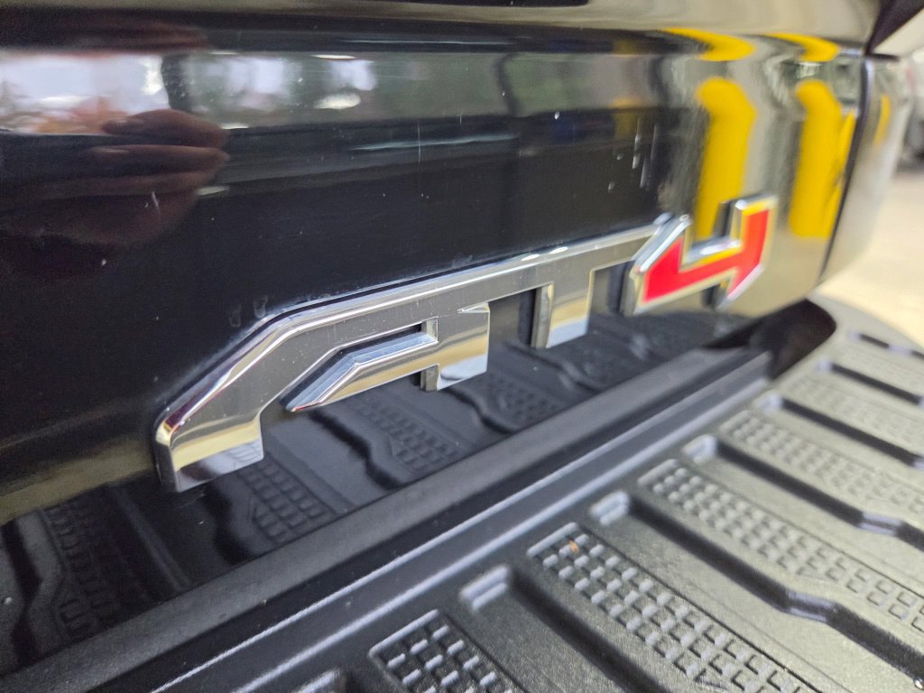 Used 2023 GMC Sierra 2500 AT4 w/ AT4 Premium Plus Package AWD/4WD image 34