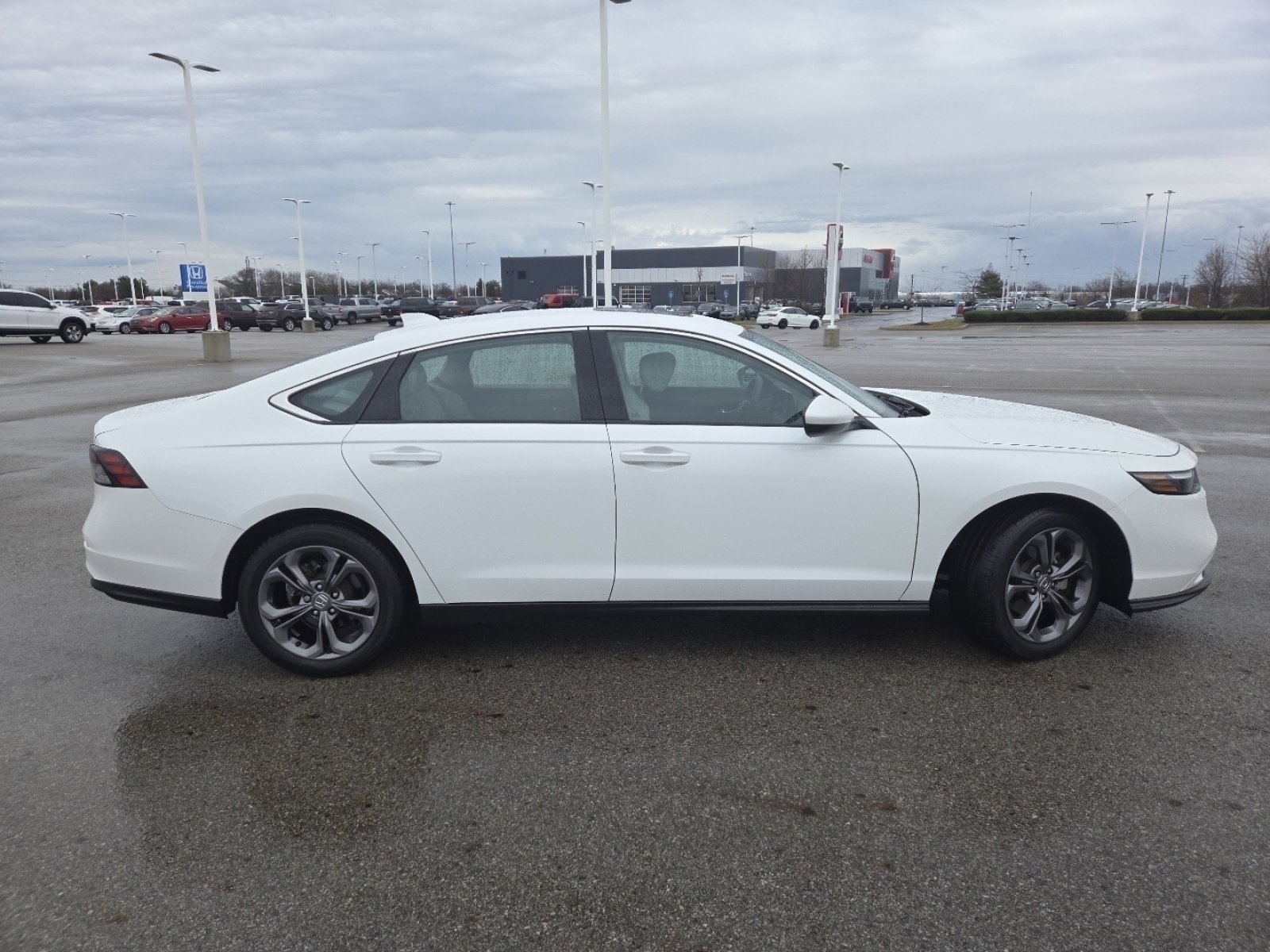 Used 2023 Honda Accord EX image 19