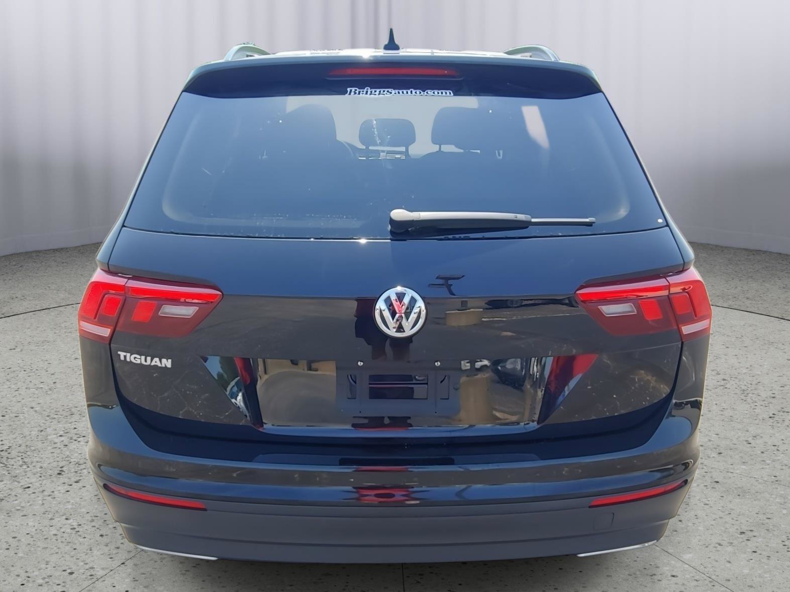 Used 2021 Volkswagen Tiguan S FWD image 7