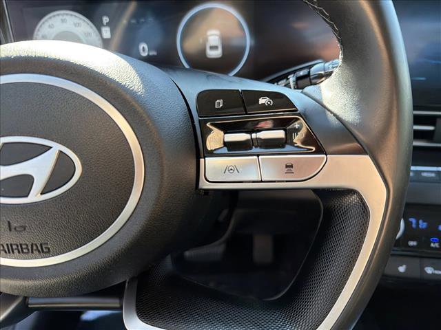 Used 2025 Hyundai Elantra SEL image 15