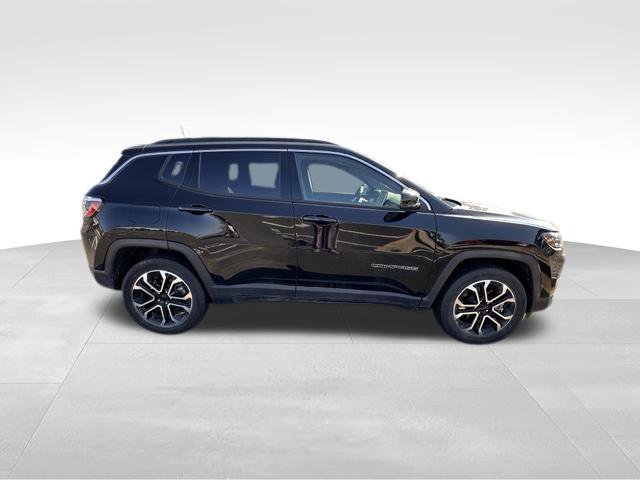 Used 2023 Jeep Compass Limited AWD/4WD image 9