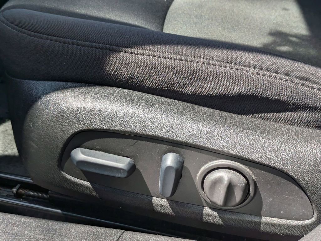 Used 2024 Chevrolet Malibu LT image 15