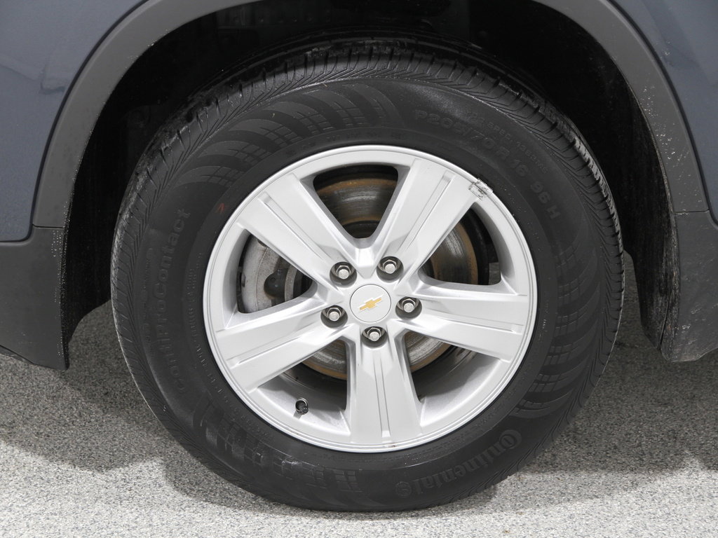 Certified 2022 Chevrolet Trax LT w/ LT Convenience Package image 18