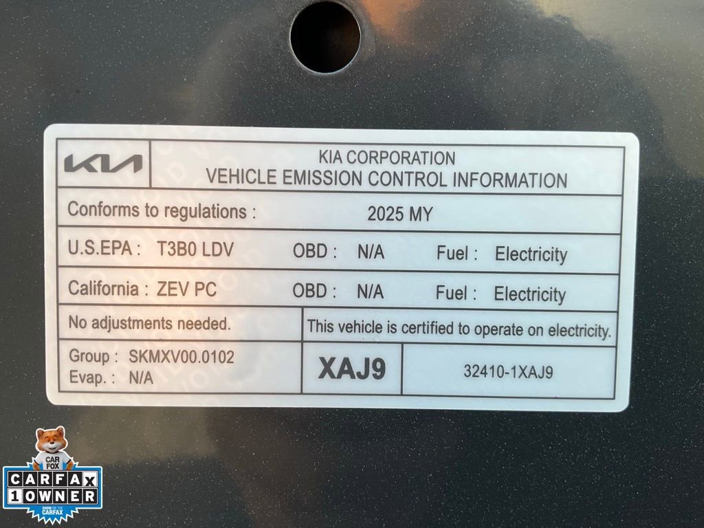 Used 2025 Kia EV6 Light w/ Light LR Technology Package image 12