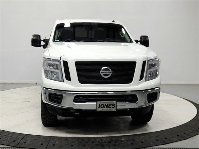 Used 2019 Nissan Titan SV w/ SV Convenience Package image 2