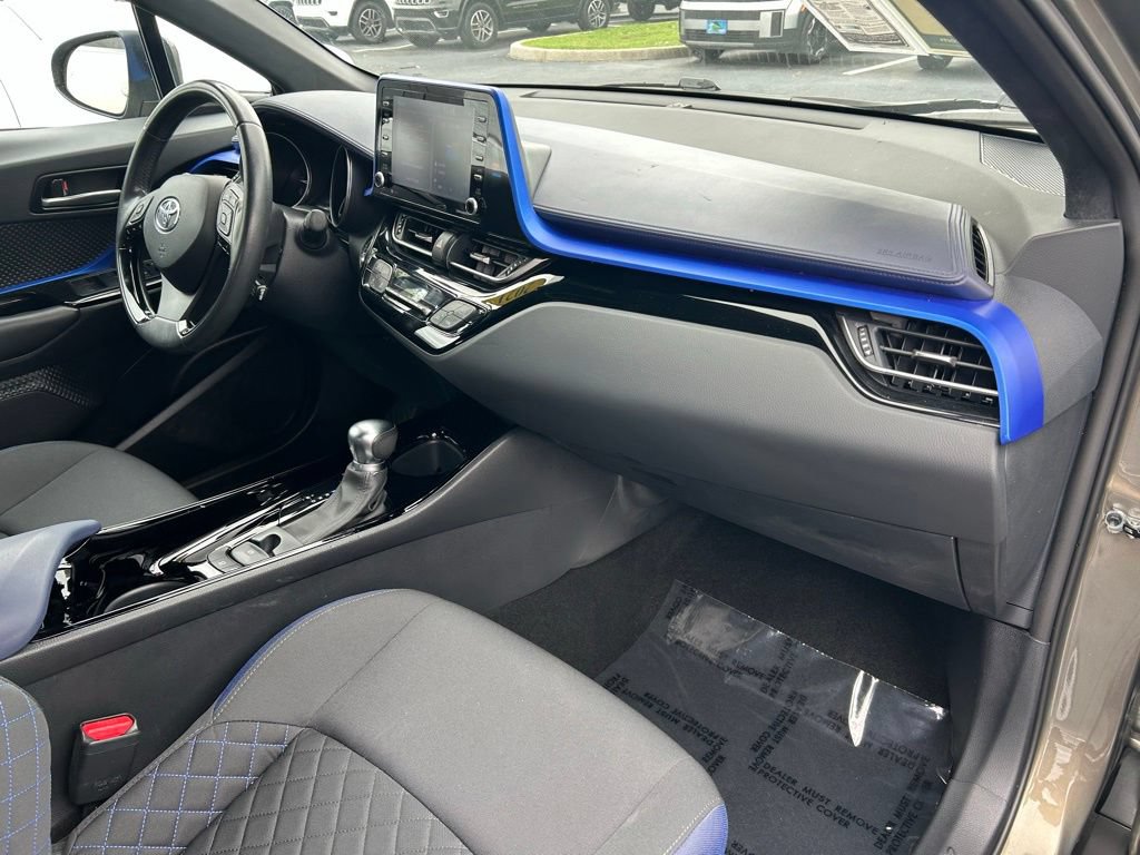 Used 2021 Toyota C-HR XLE FWD image 38