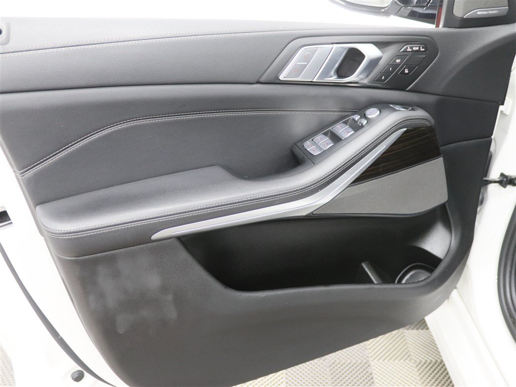 Used 2021 BMW X7 xDrive40i w/ Premium Package AWD/4WD image 18