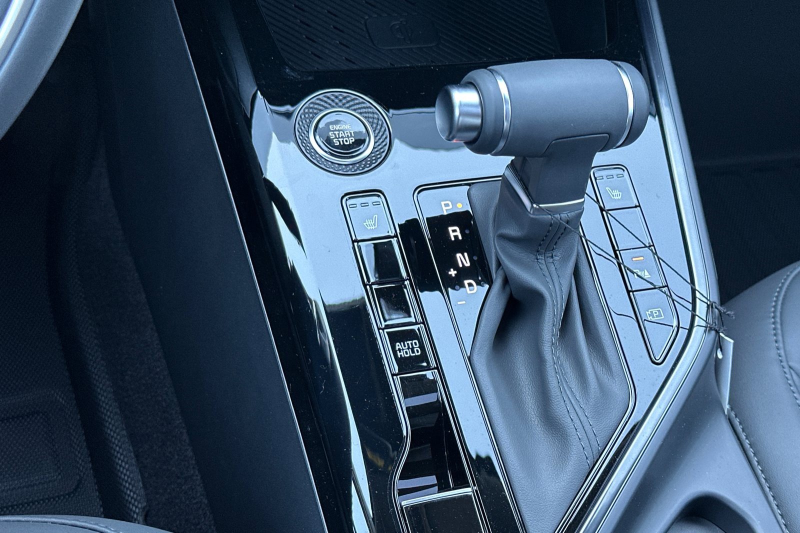 New 2025 Kia Niro EX Touring image 18