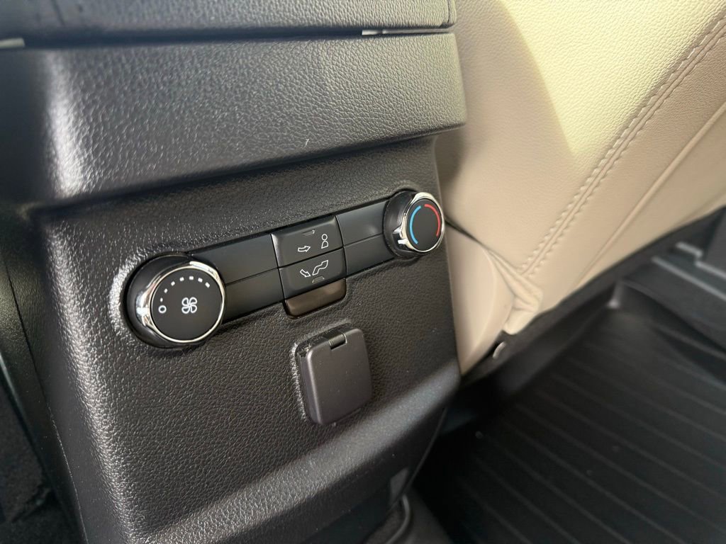 Used 2018 Ford Explorer XLT w/ Equipment Group 202A image 19