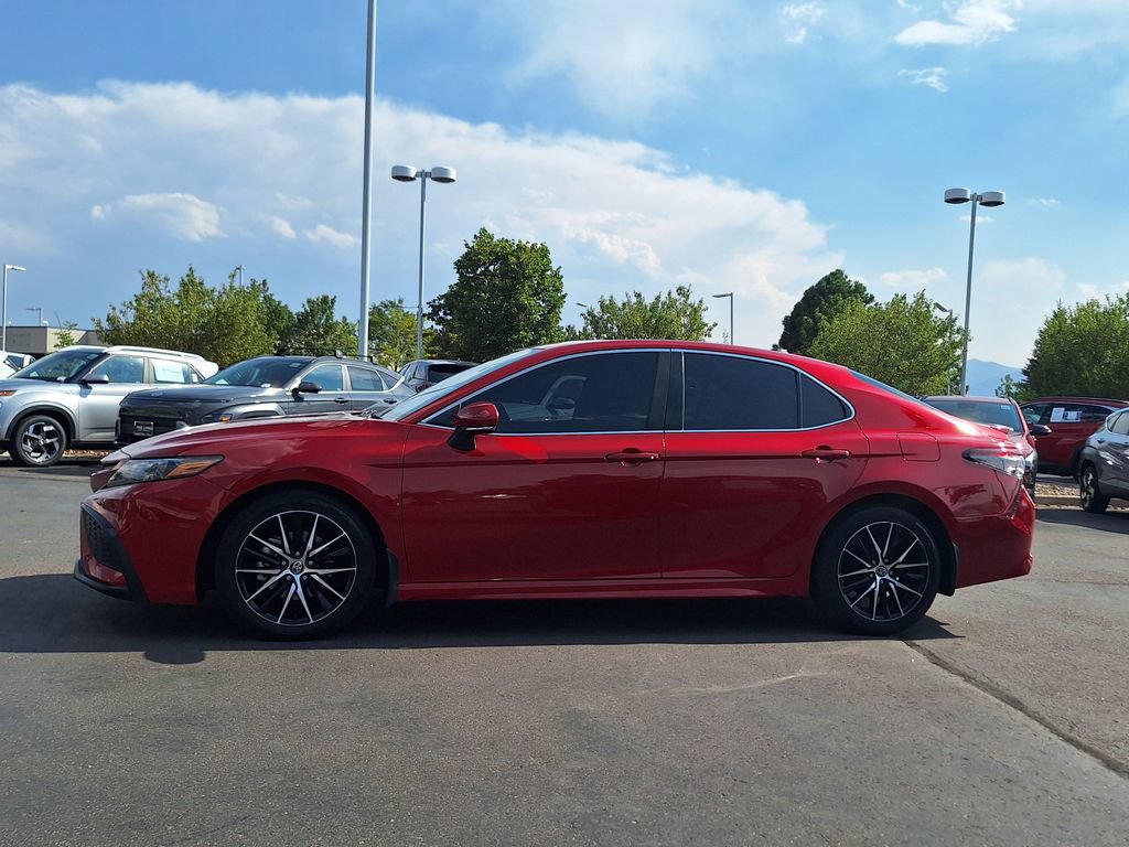 Used 2024 Toyota Camry SE FWD image 6