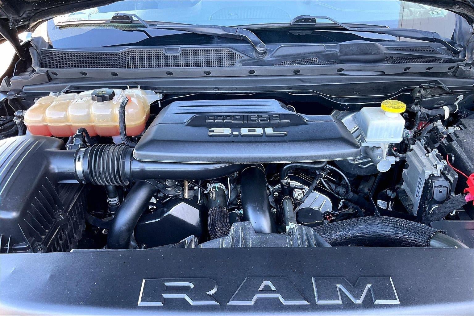 Used 2020 RAM 1500 Laramie AWD/4WD image 9