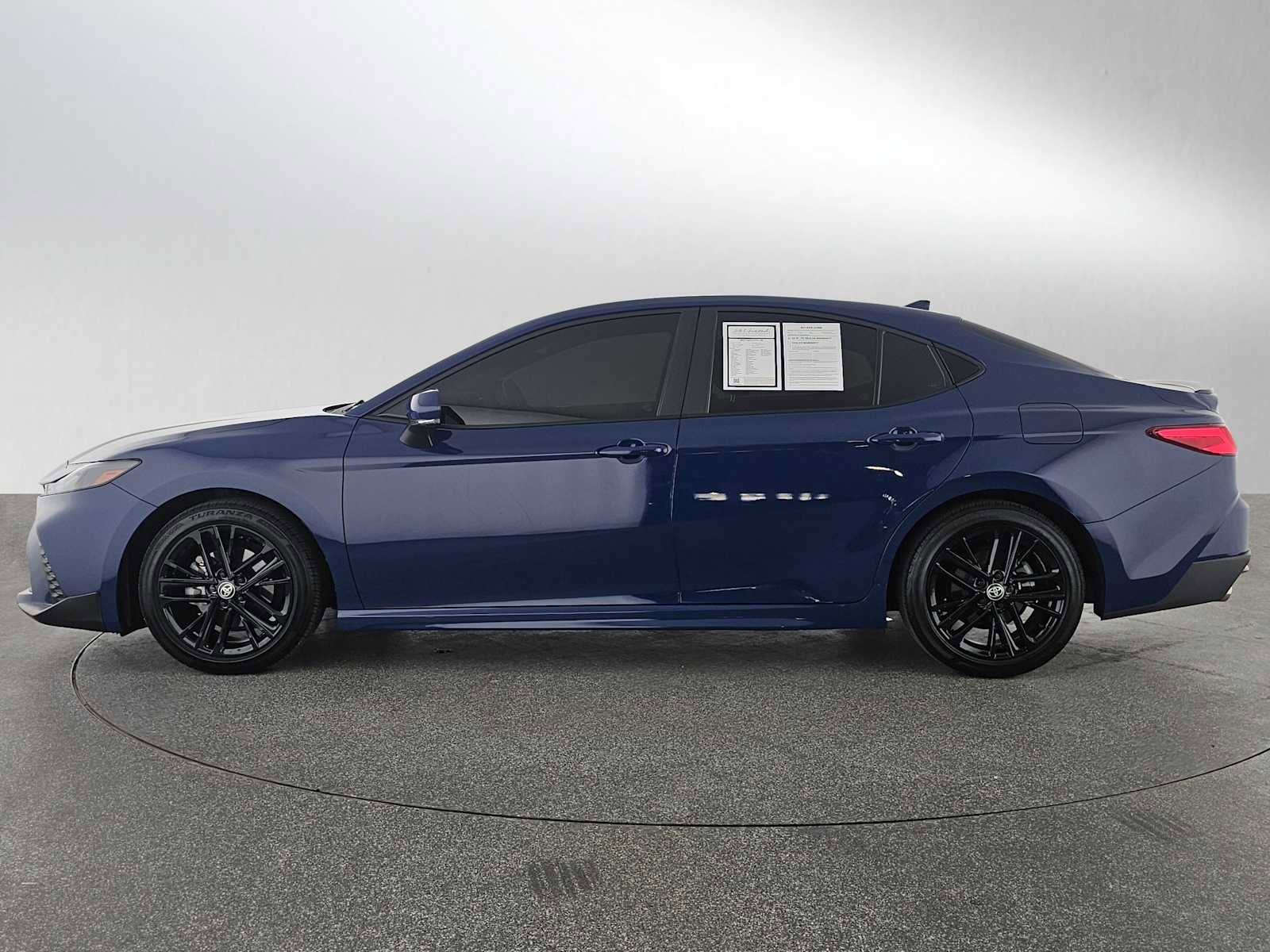 Used 2025 Toyota Camry SE image 6