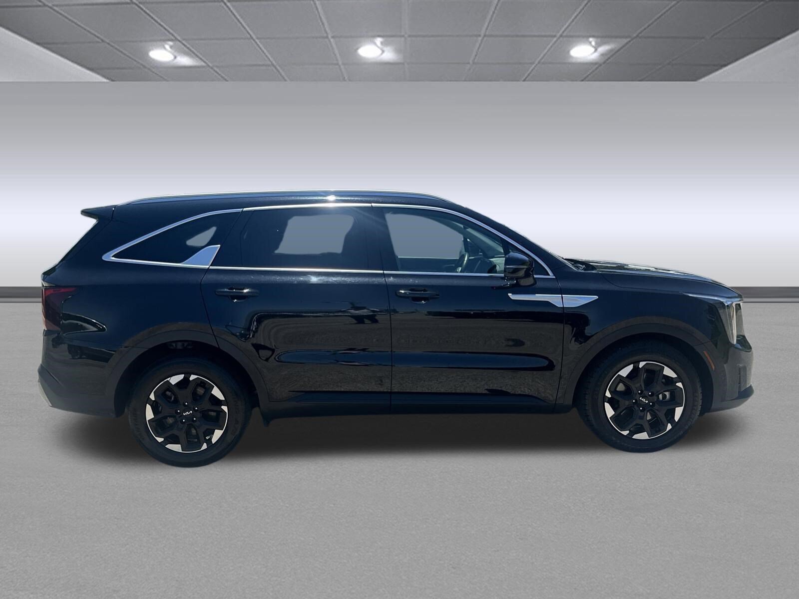Used 2024 Kia Sorento S FWD image 2