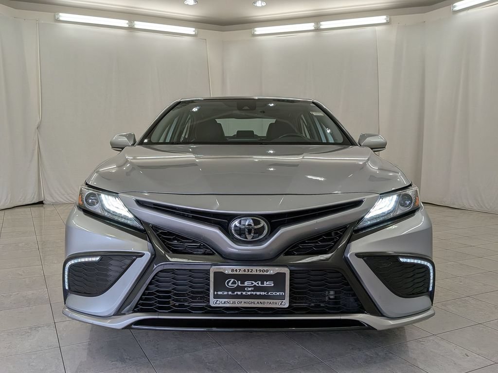 Used 2024 Toyota Camry XSE FWD image 3