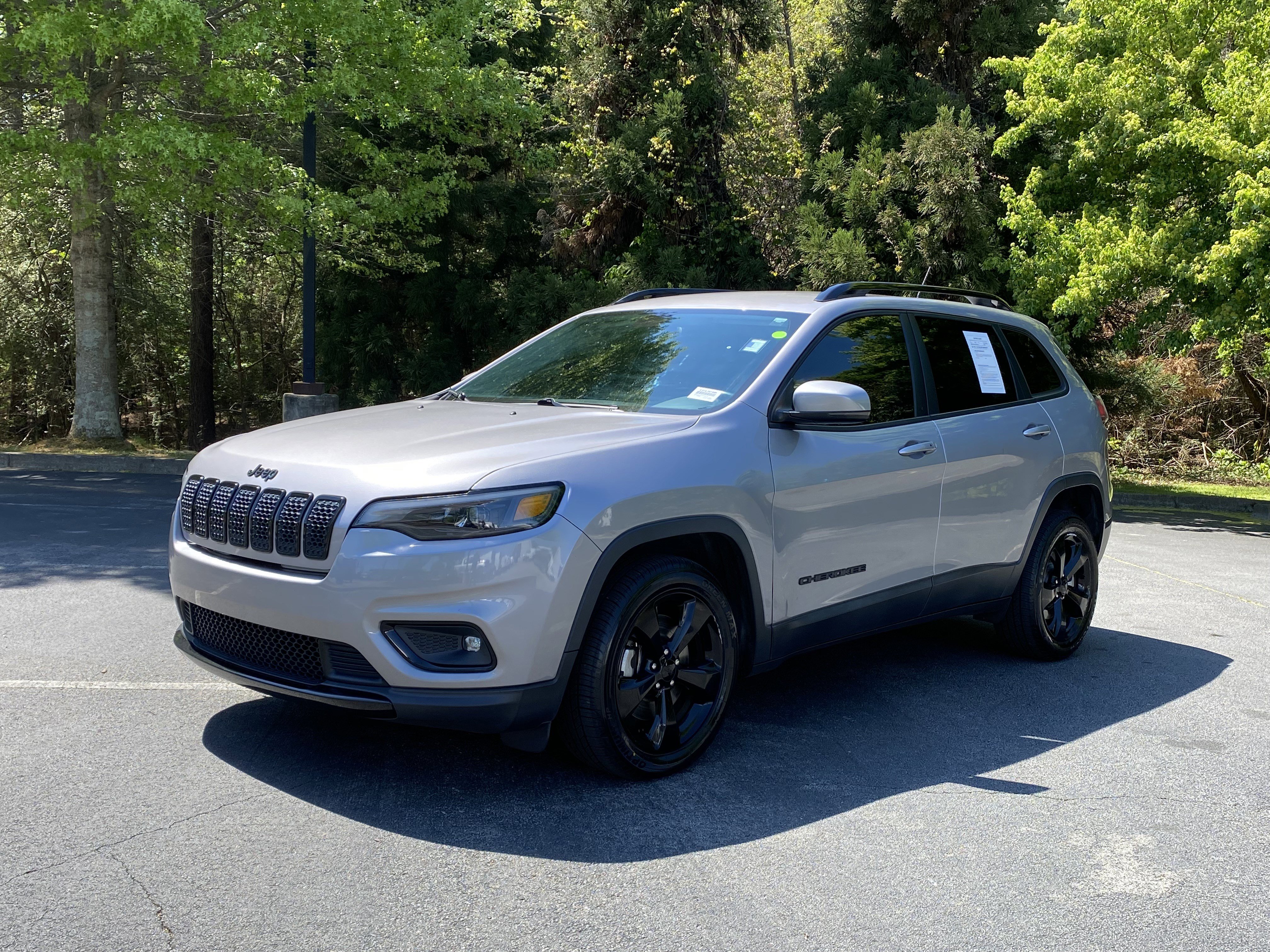 Used 2019 Jeep Cherokee Latitude Plus image 5