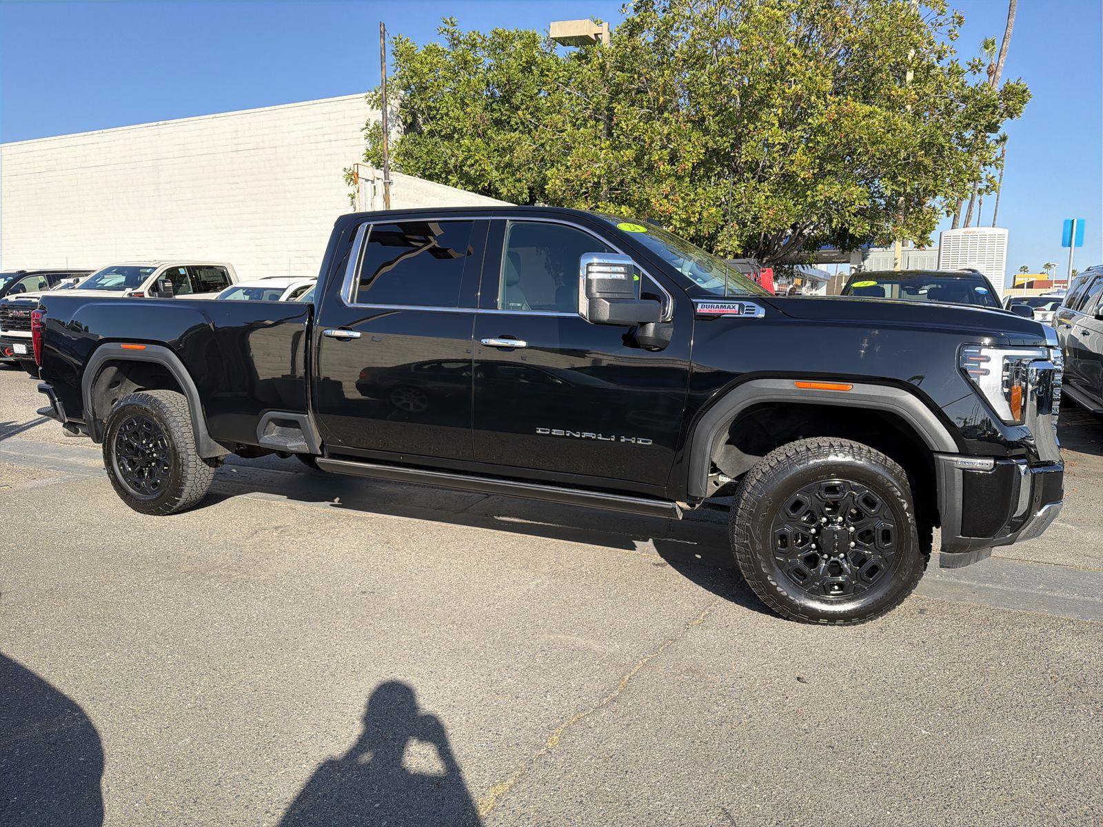 Used 2024 GMC Sierra 3500 Denali w/ Denali Reserve Package AWD/4WD image 4