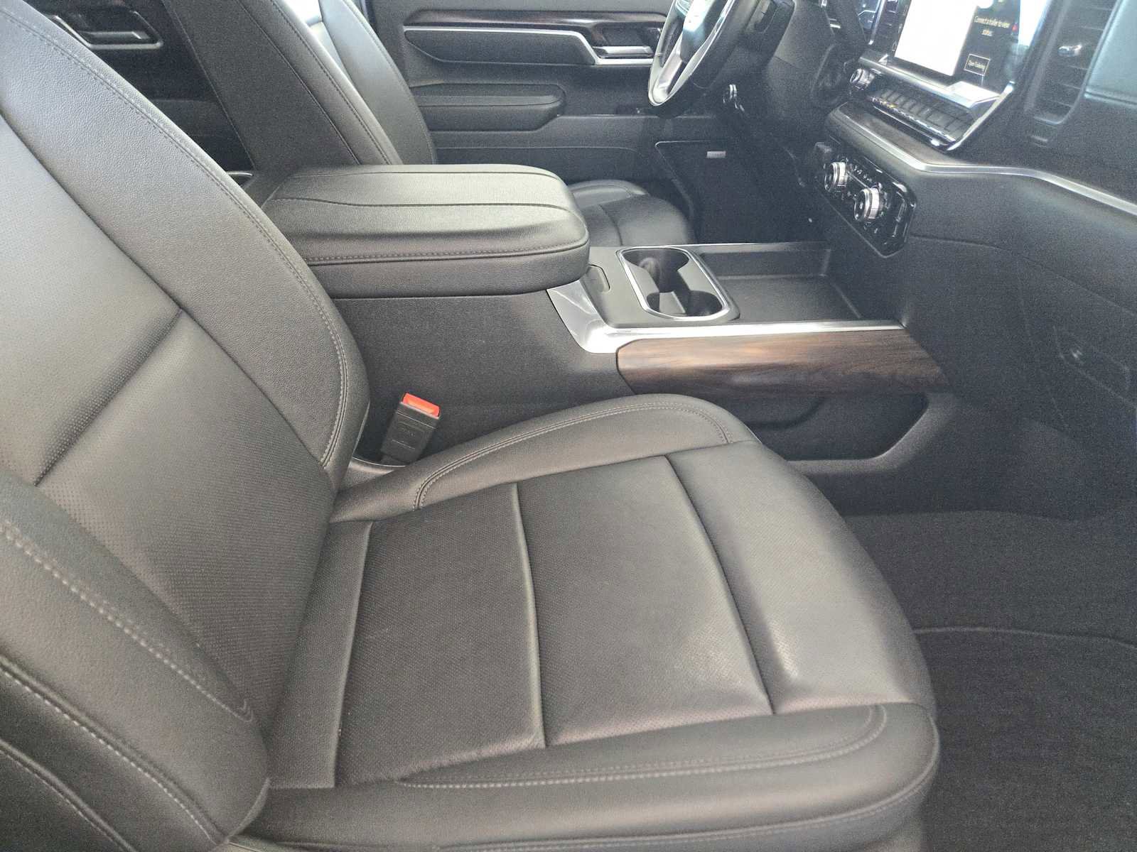 Certified 2025 GMC Sierra 2500 SLT w/ SLT Convenience Package image 14