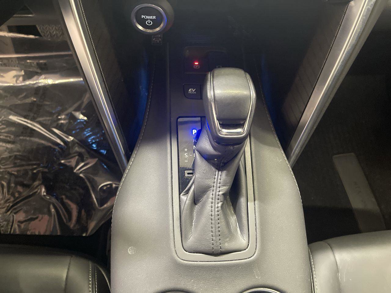 Used 2024 Toyota Venza XLE image 20