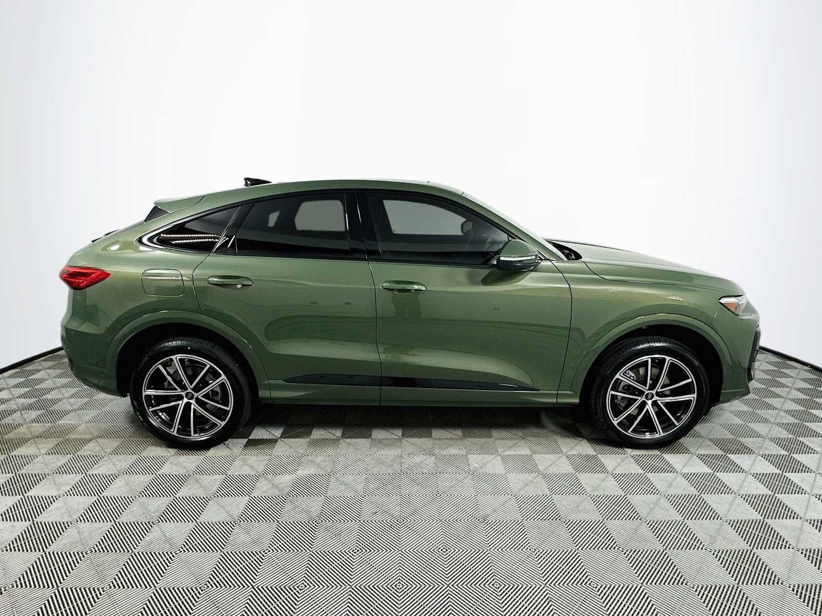 New 2026 Audi Q5 Premium Plus AWD/4WD image 8