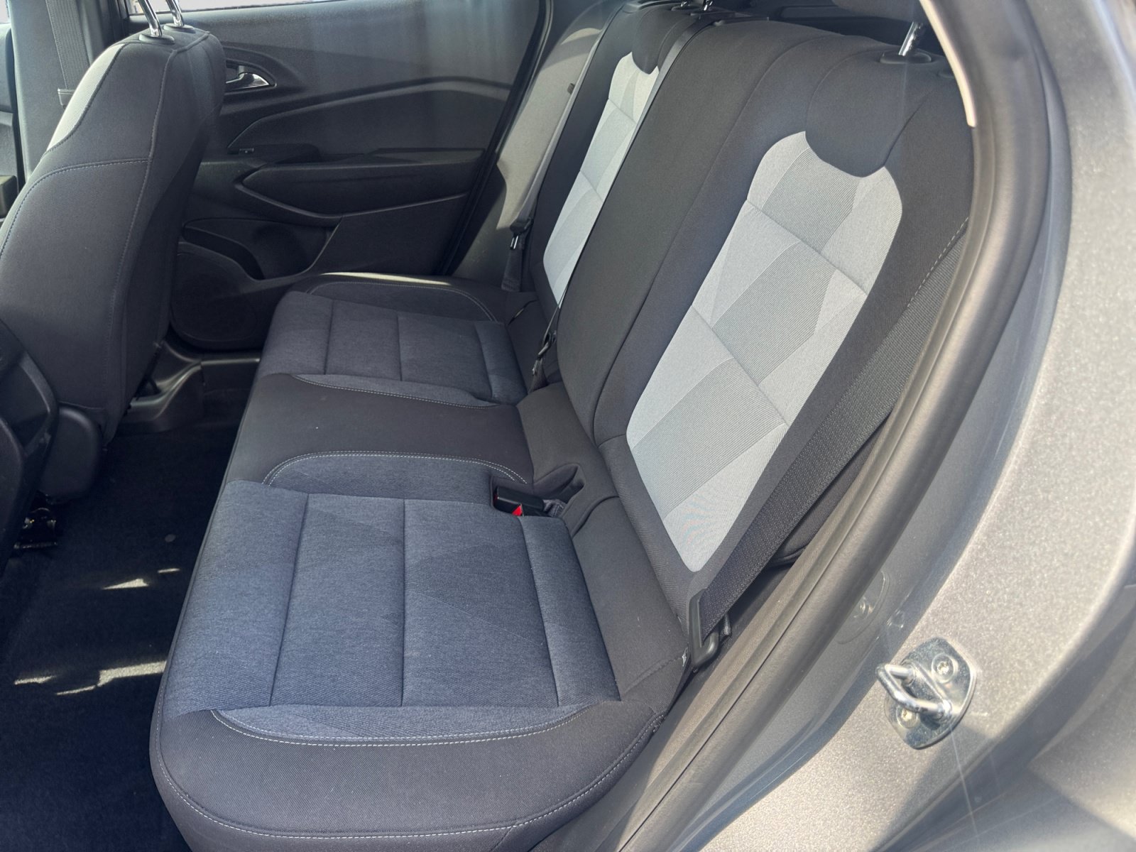 Used 2024 Chevrolet Trax LS w/ Driver Confidence Package FWD image 20