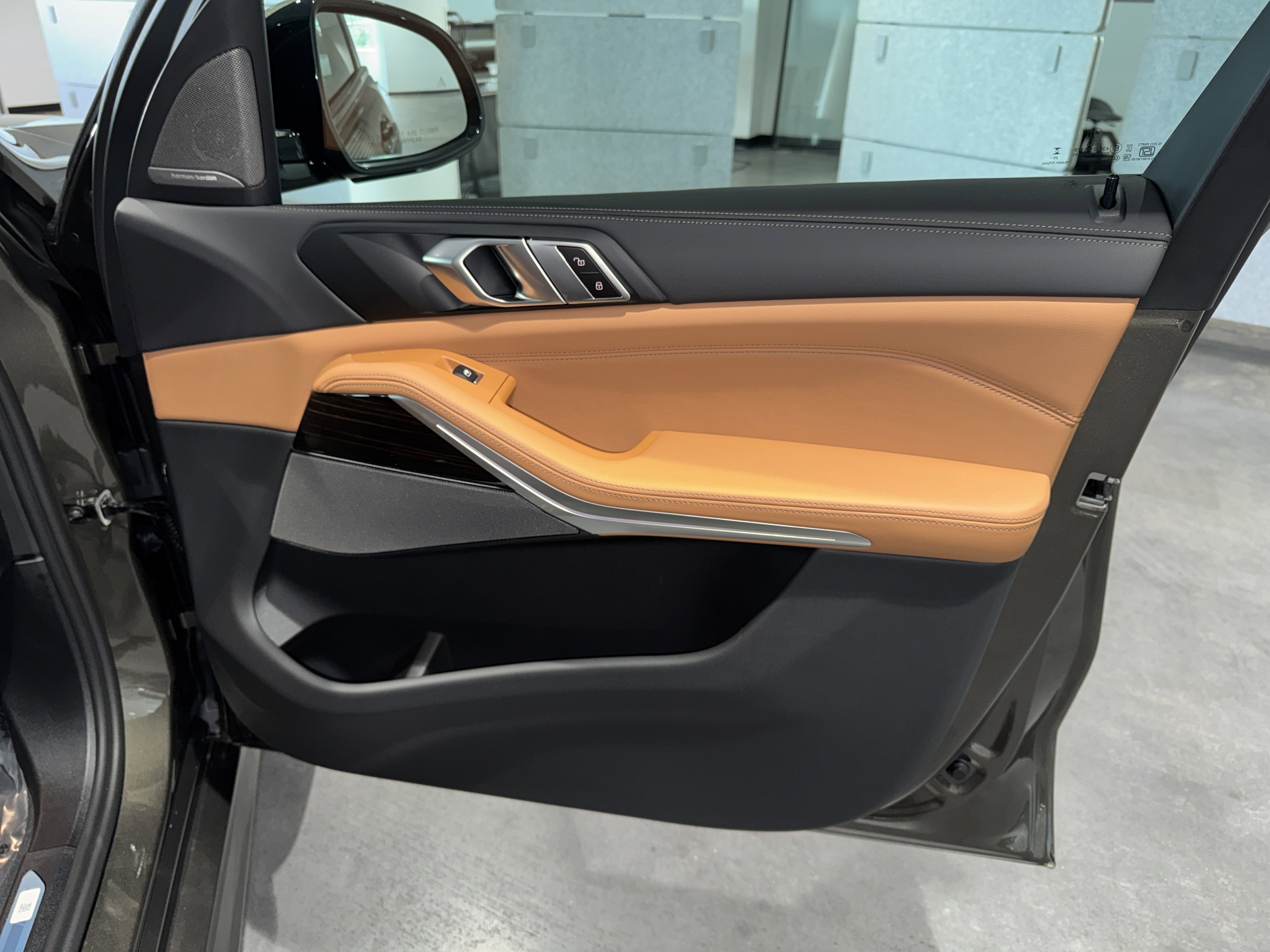 New 2026 BMW X5 sDrive40i w/ M Sport Package image 8