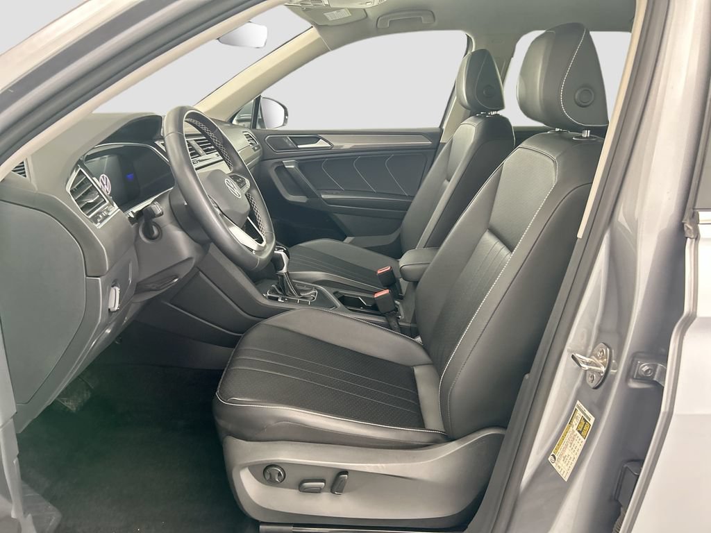 Used 2023 Volkswagen Tiguan SE FWD image 17