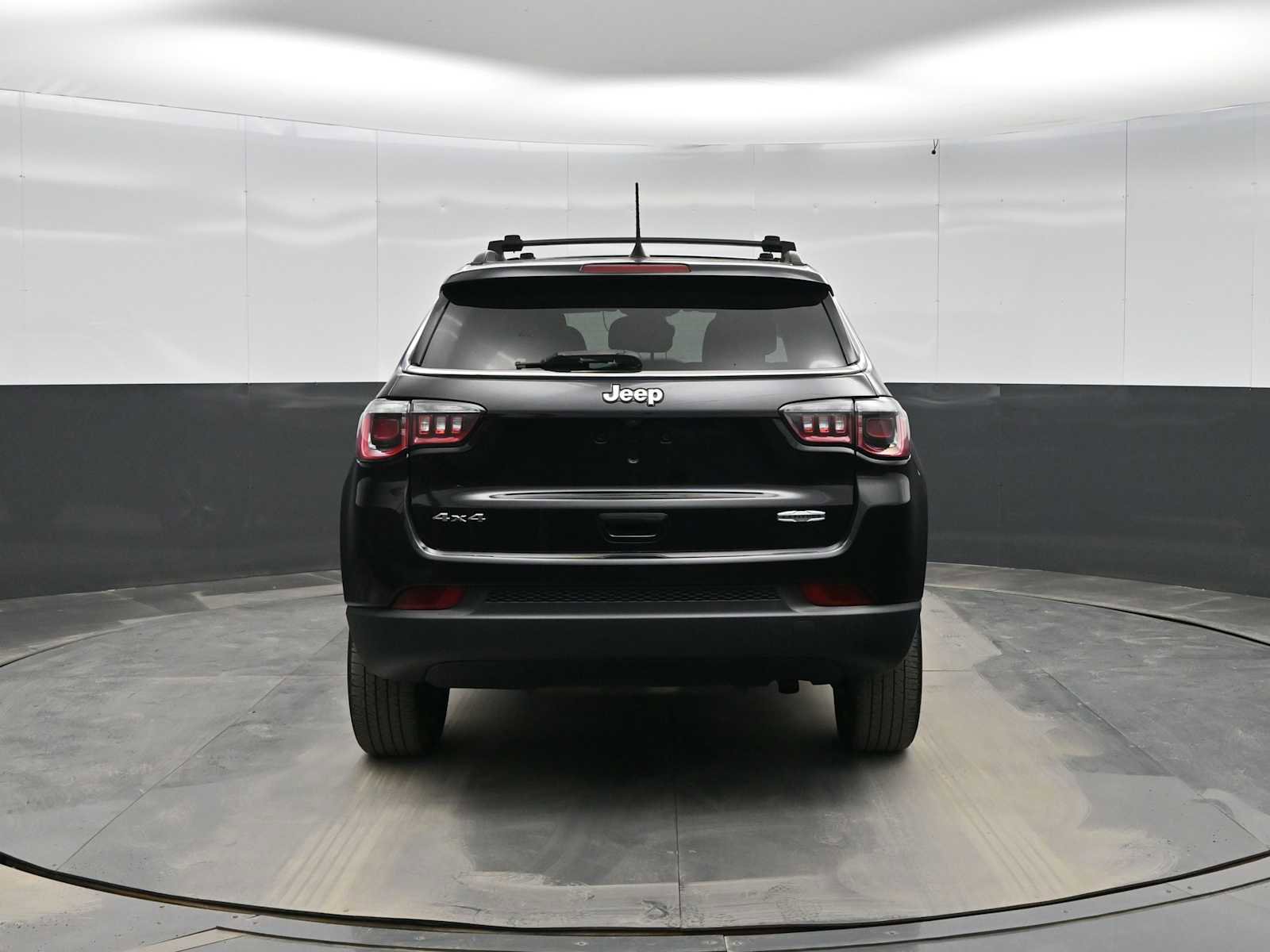 Used 2017 Jeep Compass Latitude w/ Popular Equipment Group image 6