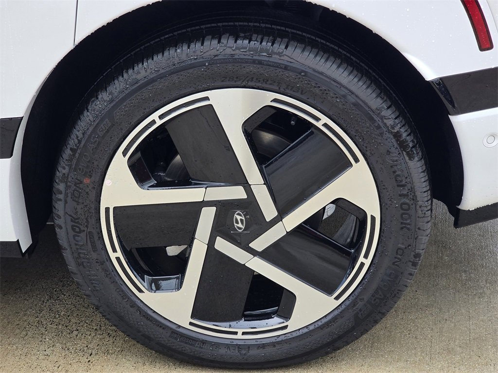 New 2026 Hyundai Ioniq 9 Calligraphy image 5