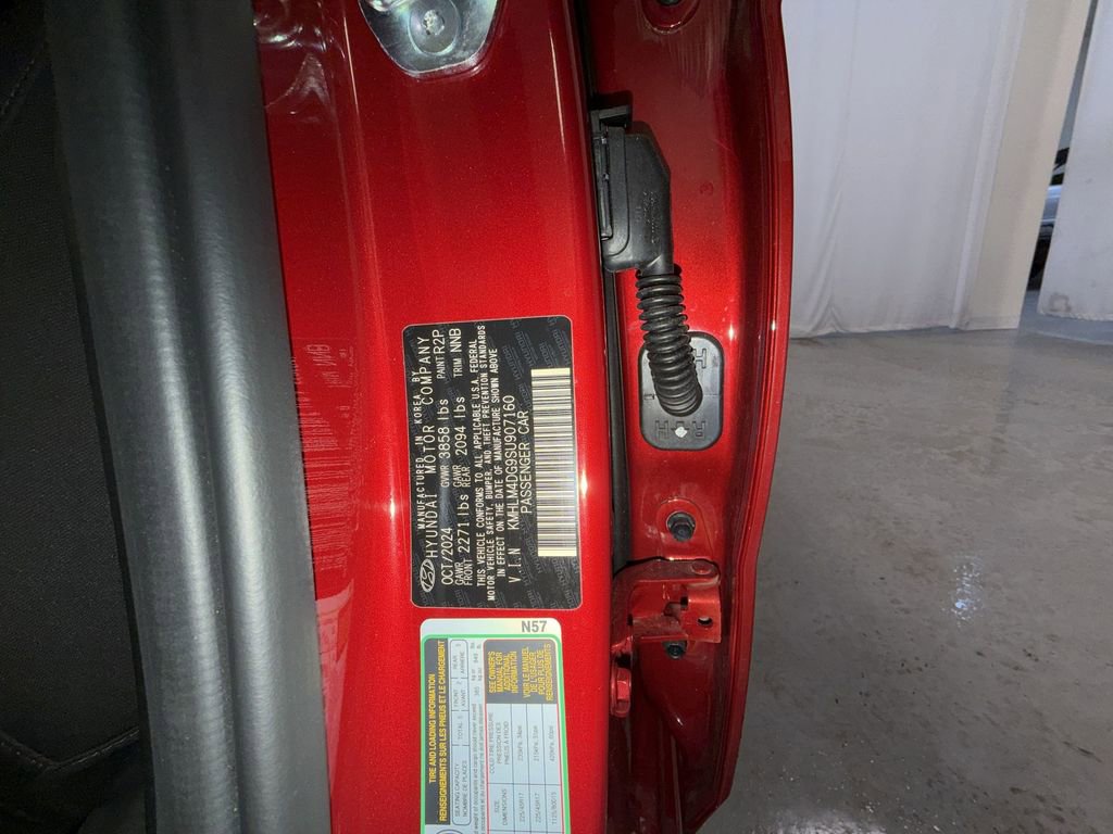 Used 2025 Hyundai Elantra Sport w/ Cargo Package image 15