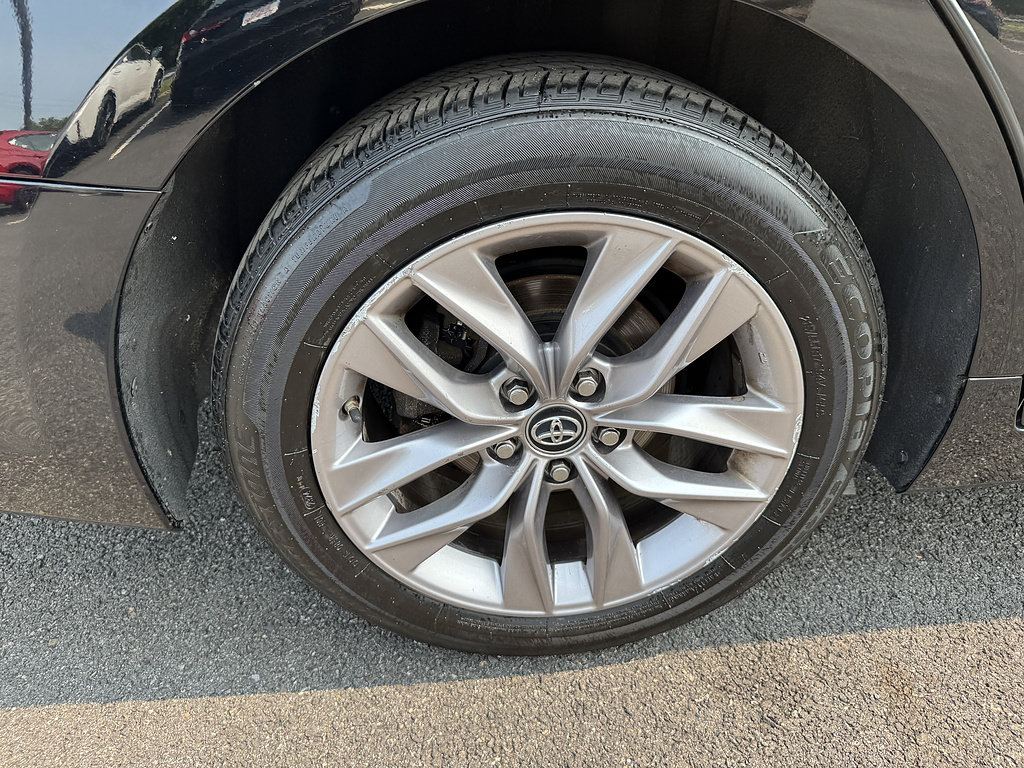 Used 2019 Toyota Avalon XLE w/ Moonroof Package FWD image 22