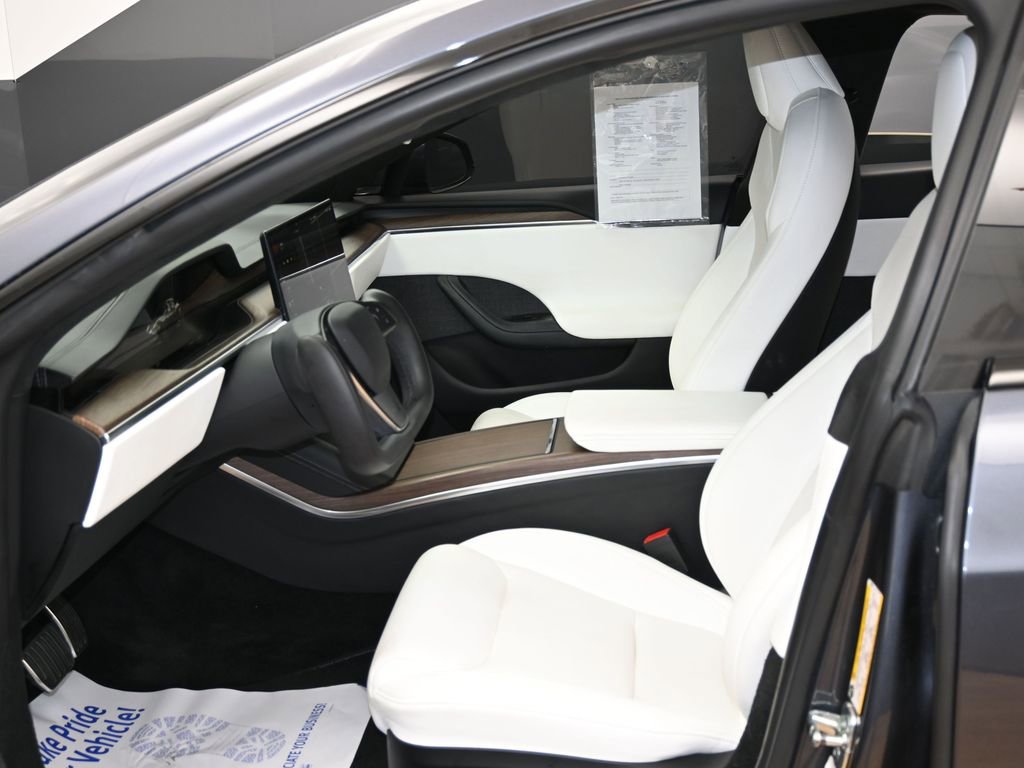 Used 2022 Tesla Model S image 16