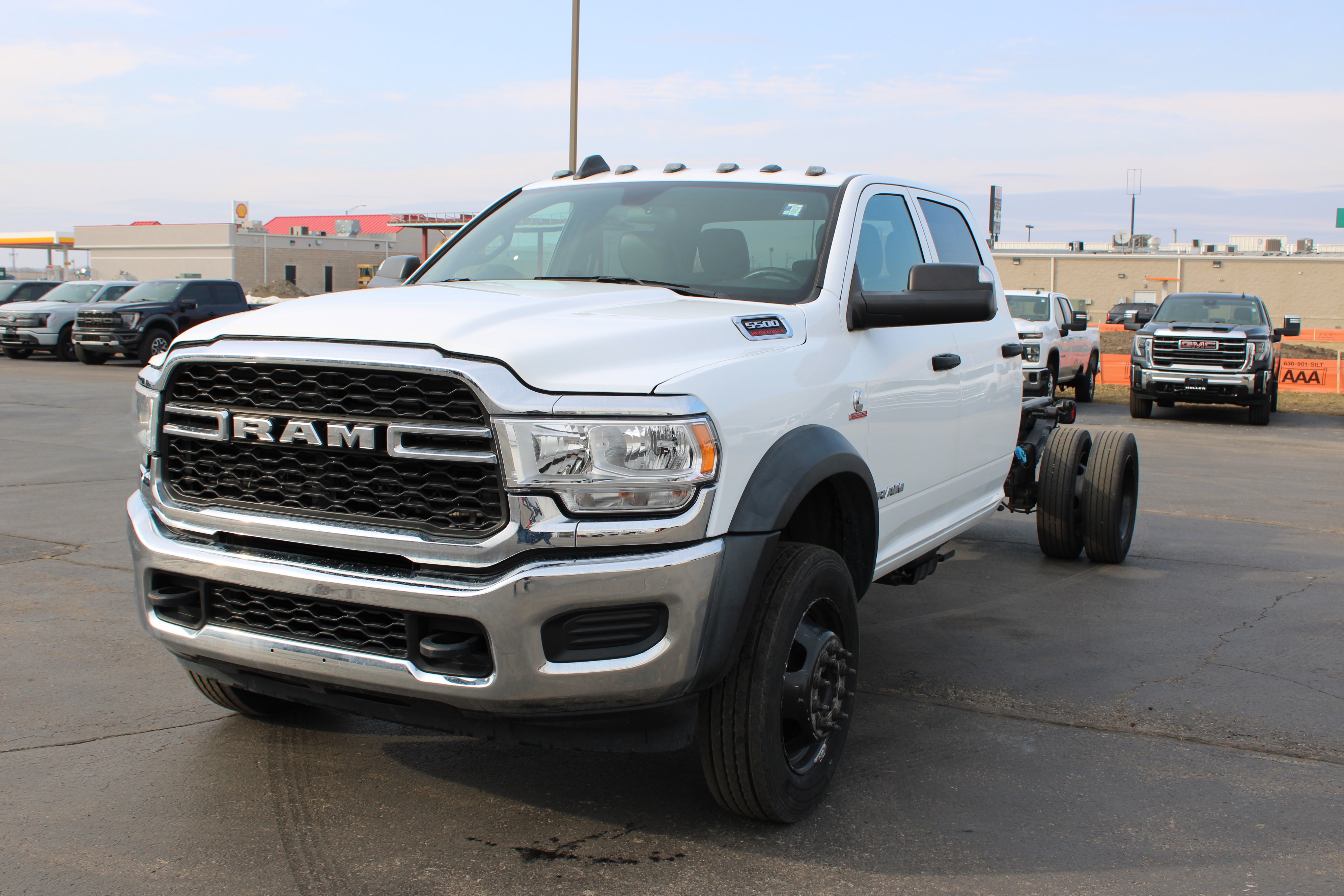 Used 2022 RAM 5500 Tradesman w/ Chrome Appearance Group image 4