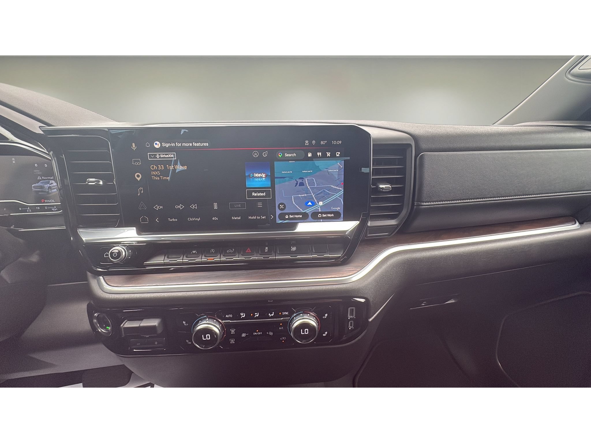 Used 2025 GMC Sierra 1500 SLT AWD/4WD image 13
