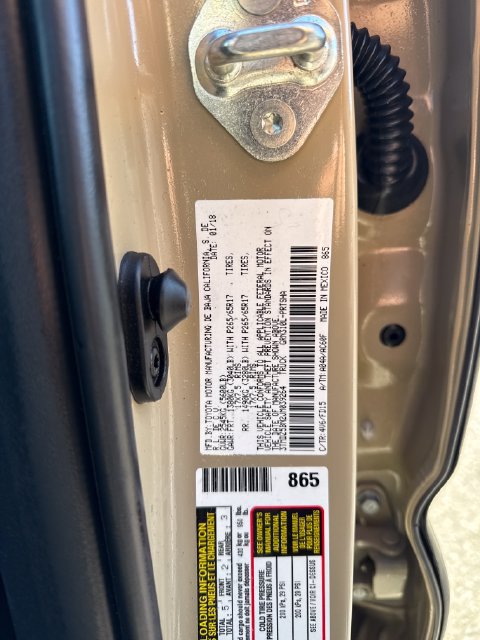Used 2018 Toyota Tacoma TRD Sport w/ Technology Package AWD/4WD image 16