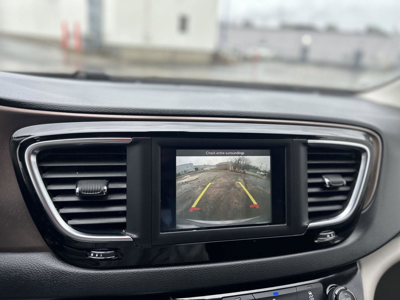 Used 2020 Chrysler Voyager LX FWD image 23
