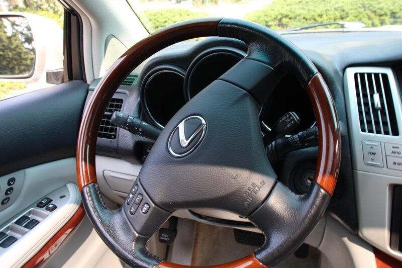 Used 2005 Lexus RX 330 AWD w/ Premium Plus Pkg image 17