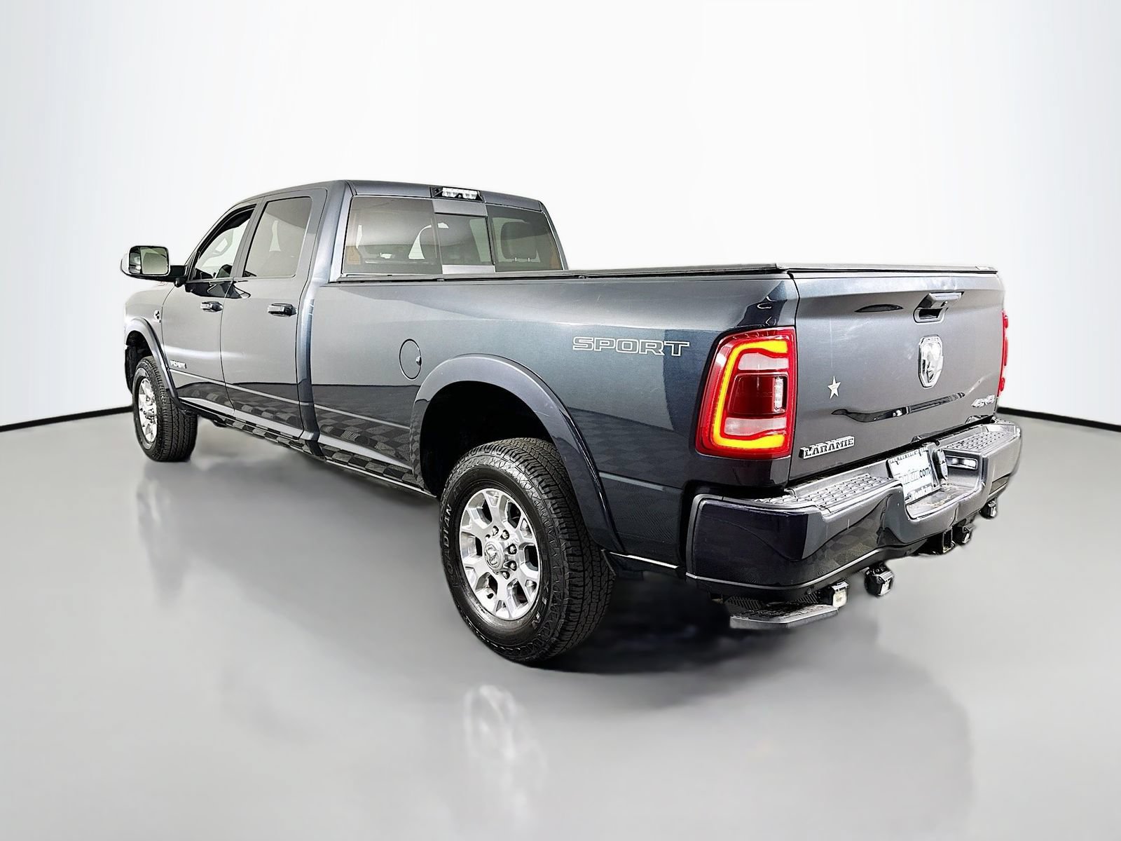 Used 2020 RAM 3500 Laramie AWD/4WD image 6