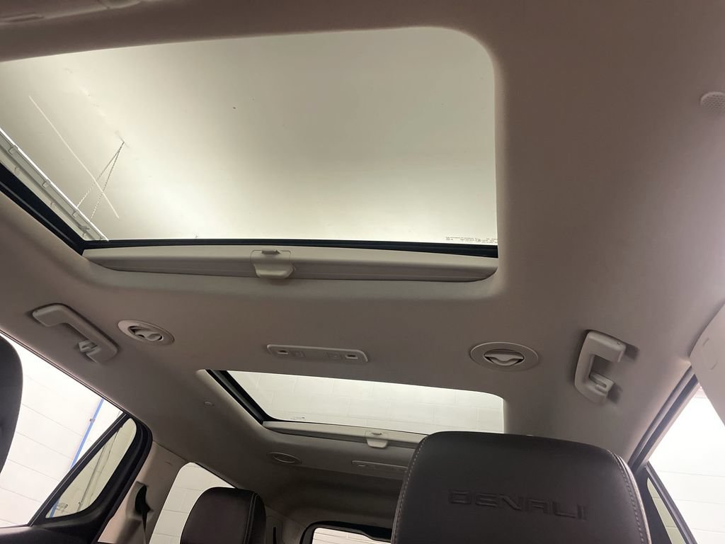Used 2021 GMC Acadia Denali w/ GMC Pro Grade Package AWD/4WD image 13