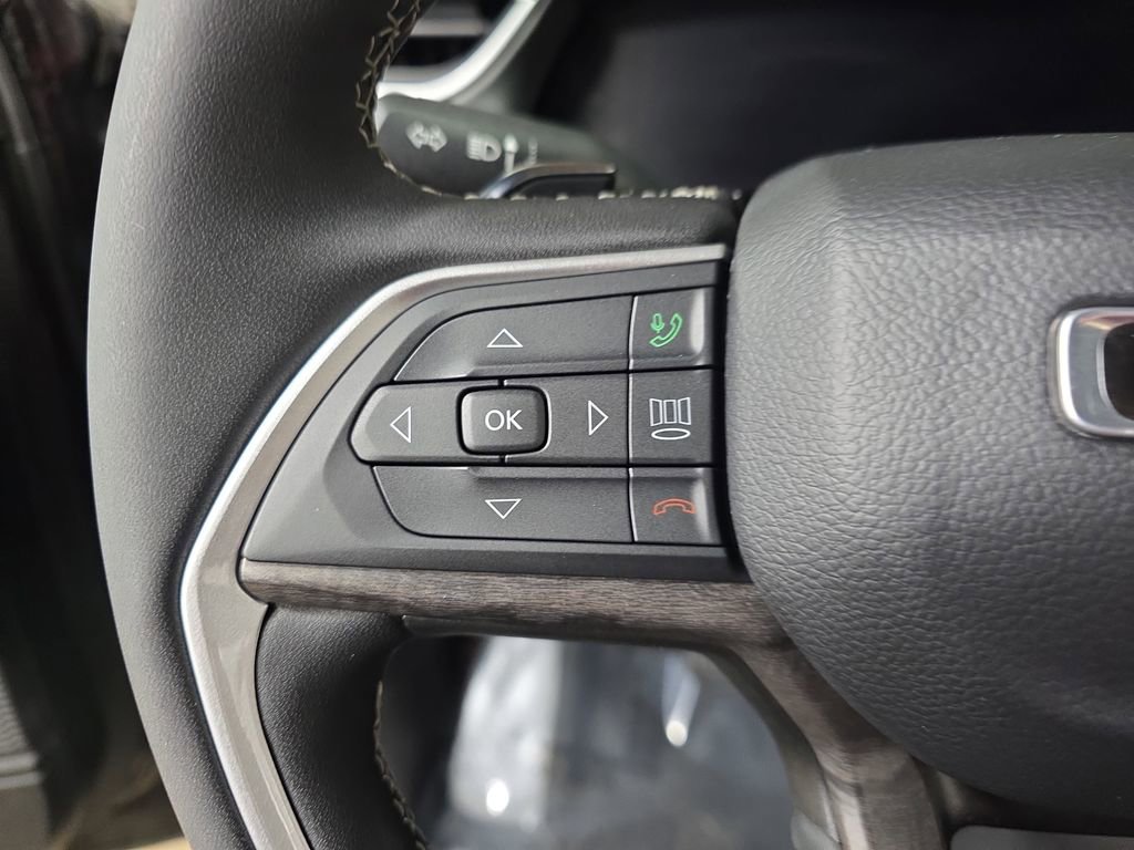 Used 2024 Jeep Grand Cherokee L Limited w/ Luxury Tech Group II image 19