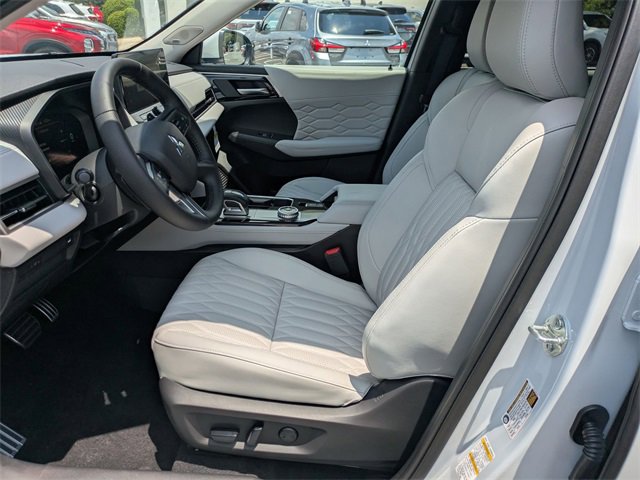 New 2025 Mitsubishi Outlander SEL image 14