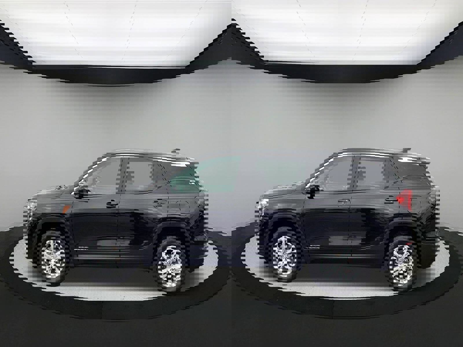 Used 2024 GMC Terrain SLE image 5