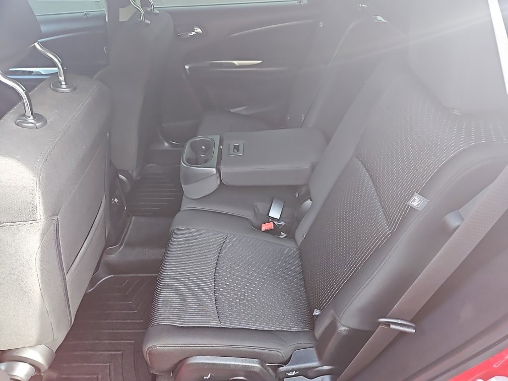 Used 2019 Dodge Journey SE image 23