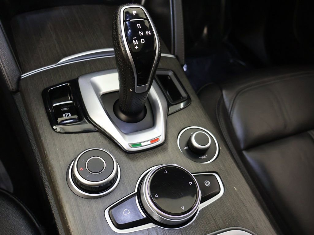 Used 2022 Alfa Romeo Stelvio Ti image 52
