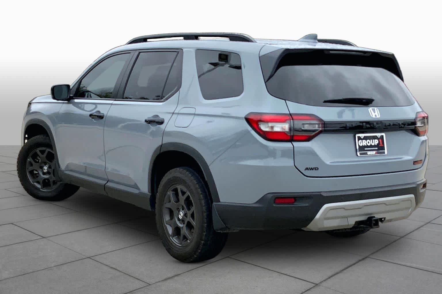 Used 2024 Honda Pilot TrailSport image 12